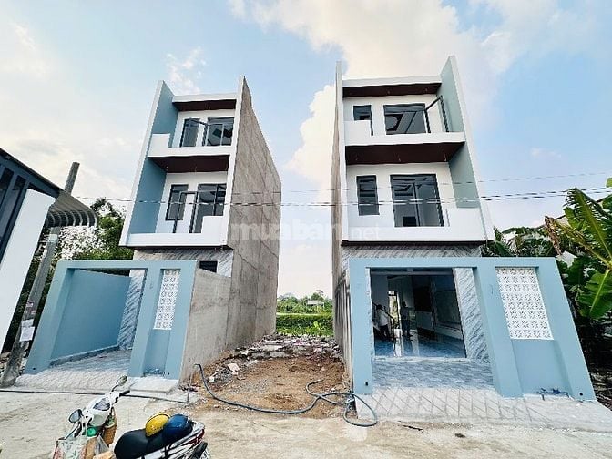 nhà bán 2 căn nhà 4,7x14 gồm 1 trệt 2 lầu 4 phòng thị trấn cần giuộc