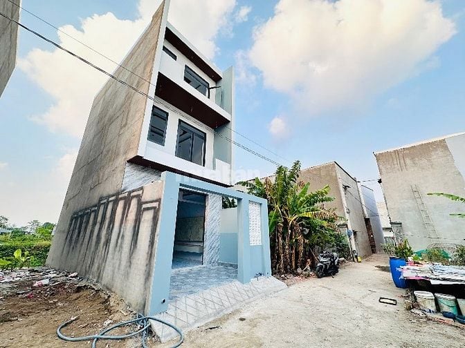 nhà bán 2 căn nhà 4,7x14 gồm 1 trệt 2 lầu 4 phòng thị trấn cần giuộc