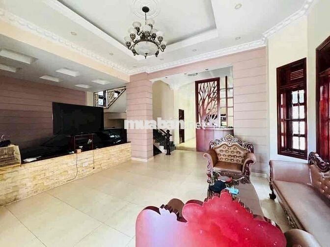 Biệt thự mặt tiền Bế Văn Đàn, Dĩ An, mới toanh, nở hậu 33tr/m2 quá rẻ