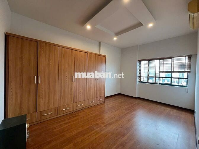Chung cư 71 Nguyễn Chí Thanh 132m2 x 3pn 2vs full 20tr