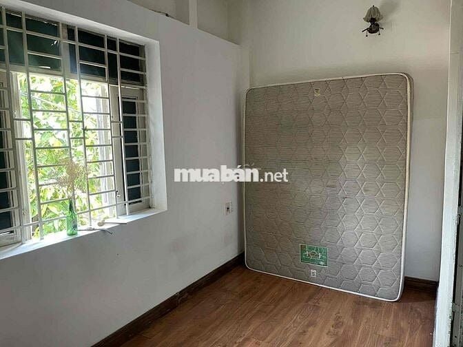 nhà riêng trung tâm, phòng máy lạnh