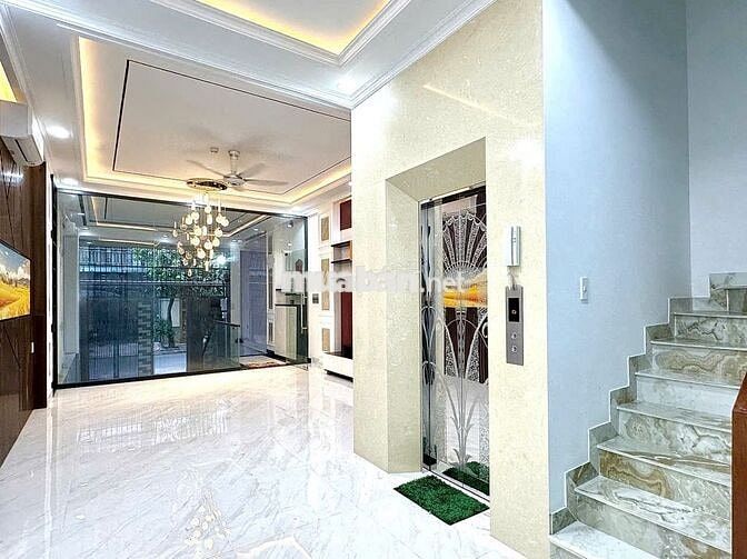 NHÀ MẶT TIỀN HẺM, ĐẦY ĐỦ NỘI THẤT TẠI TRUNG TÂM Q.10, TP.HCM.