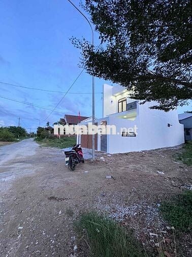 Bán nhà mặt tiền đường Nguyễn Trọng Thuật