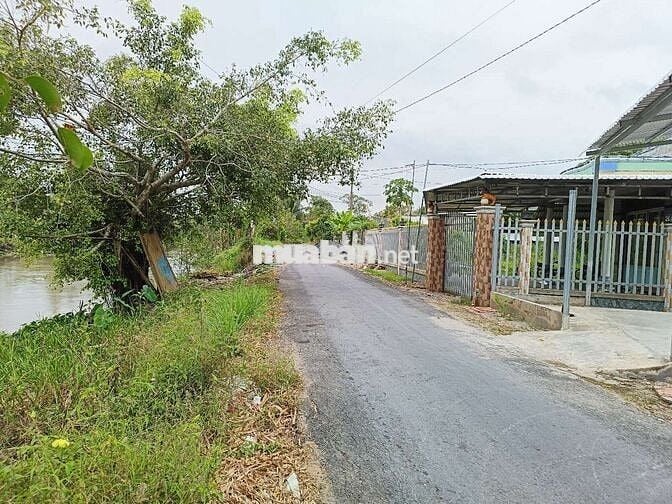 Đất diện tích lớn giá rẻ bán gấp