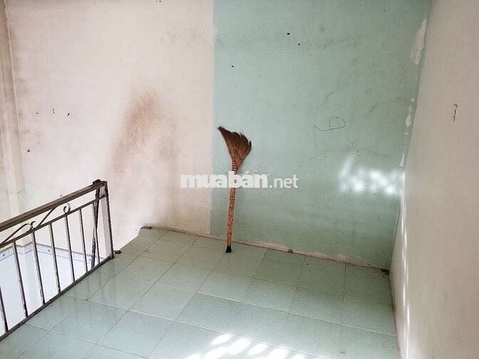 22 m2 gác lửng vệ sinh khép kín cách 200m ĐH Luật chợ nhà thờ vv..