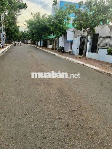 Cho thuê biệt thự mặt tiền Kim Đồng phường Rạch Dừa ở hoặc kinh doanh