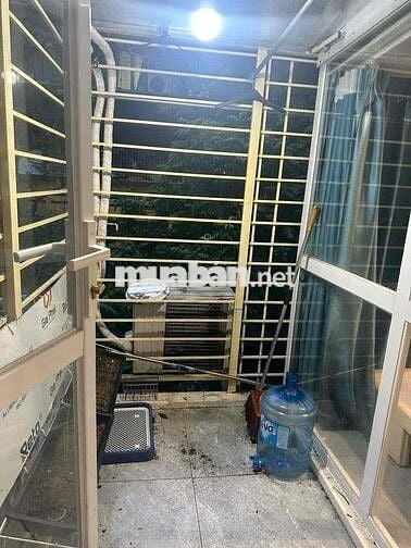 🏡 Cho thuê căn hộ tập thể B5 Nghĩa Tân – Tầng 3