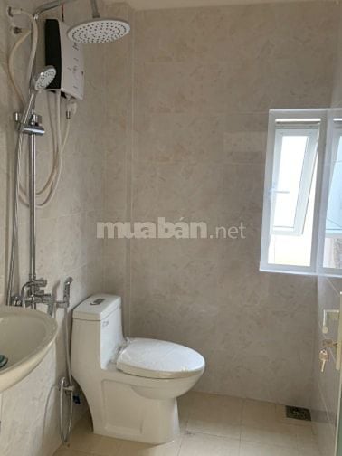Cho thuê phòng trống nhiều cửa sổ 