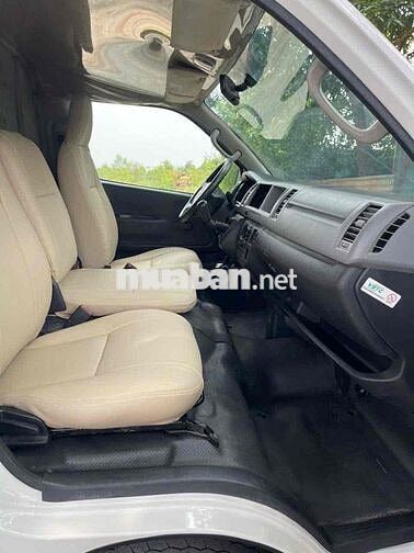 Toyota Hiace 2011 - 20000 km