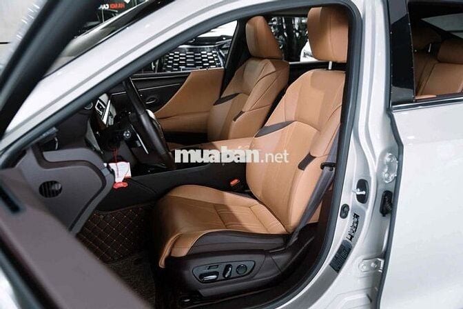 Lexus ES 2020 250 - 10000 km