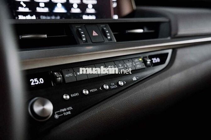Lexus ES 2020 250 - 10000 km