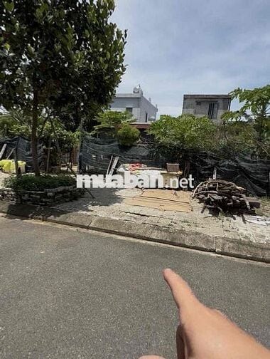 Gia đình cần bán lô đất đối diện trường học