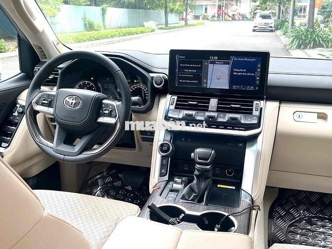 Toyota Land Cruiser LC300 2023 - 42000 km - có HĐ