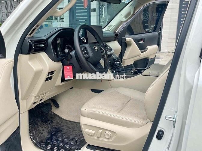 Toyota Land Cruiser LC300 2023 - 42000 km - có HĐ
