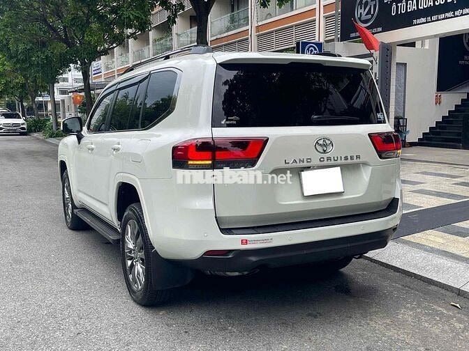 Toyota Land Cruiser LC300 2023 - 42000 km - có HĐ