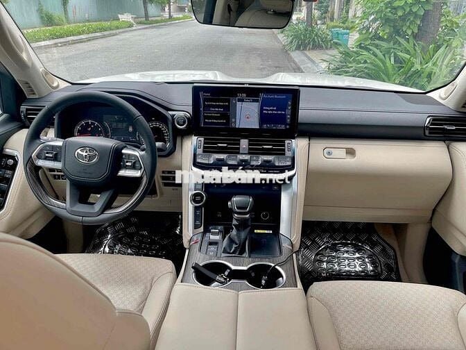 Toyota Land Cruiser LC300 2023 - 42000 km - có HĐ