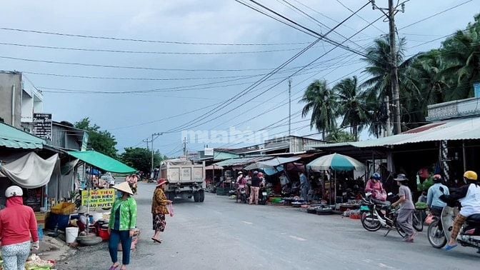KẸT TIỀN SANG GẤP 4210m2 ĐẤT, MT 12M THÔNG RA CHỢ, GẦN KCN GIÁ 180TR