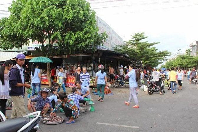 KẸT TIỀN SANG GẤP 4210m2 ĐẤT, MT 12M THÔNG RA CHỢ, GẦN KCN GIÁ 180TR