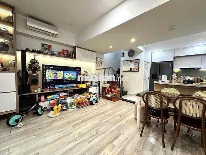 Bán căn nhà đẹp- Hẻm XH đẹp- GIẢM SỐC 1,5 TỶ – CHỈ CÒN 7,7 TỶ