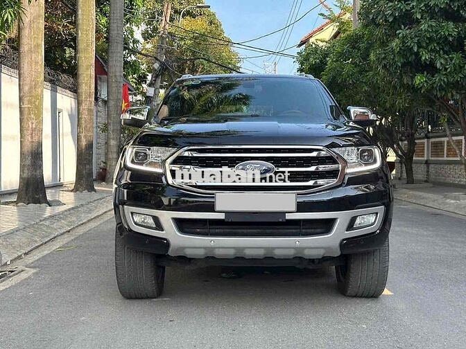 EVEREST 4x2 2019 TITANIUM 01 CẦU FORM MỚI ĐẸP