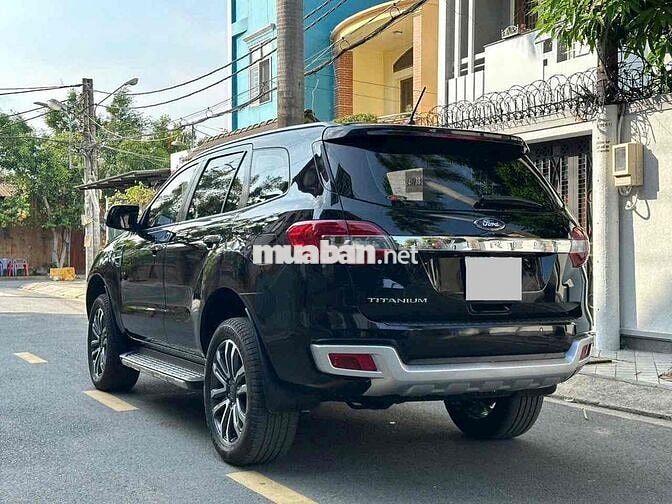 EVEREST 4x2 2019 TITANIUM 01 CẦU FORM MỚI ĐẸP