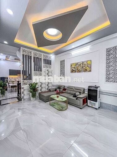 🔥Nhà 2 Tầng Giá Chỉ 890 Triệu – Sân 10m, Hẻm Ô Tô, Ngay Bình Chánh!🔥