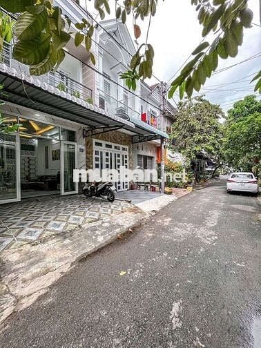 🔥Nhà 2 Tầng Giá Chỉ 890 Triệu – Sân 10m, Hẻm Ô Tô, Ngay Bình Chánh!🔥