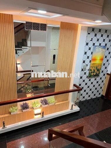 Bán căn nhà 5 tầng - 5 pn - 6wc - khu vực an ninh- oto ngủ trong nhà