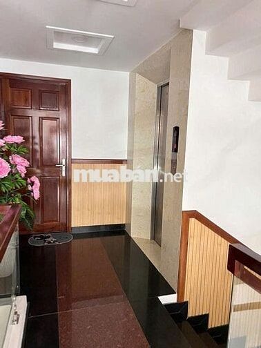 Bán căn nhà 5 tầng - 5 pn - 6wc - khu vực an ninh- oto ngủ trong nhà
