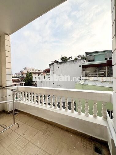 Phòng balcon ngủ tách bếp 40m2 Nguyễn Giản Thanh,Q.10