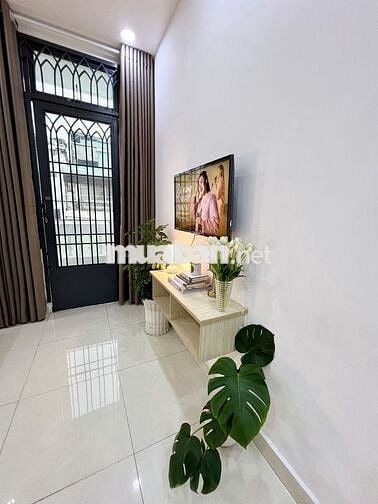 Phòng balcon ngủ tách bếp 40m2 Nguyễn Giản Thanh,Q.10