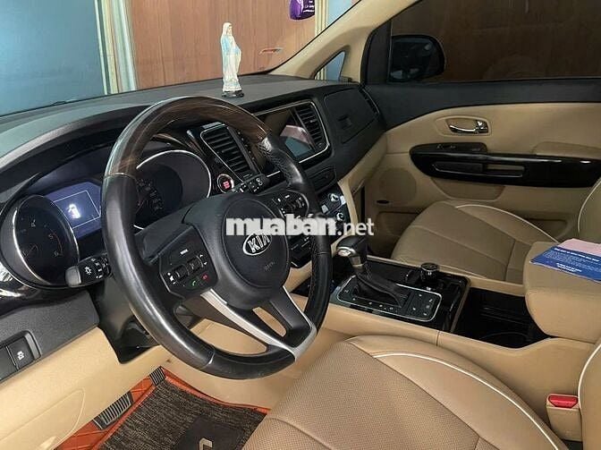 Kia Sedona 2018 Platinum D - 95000 km
