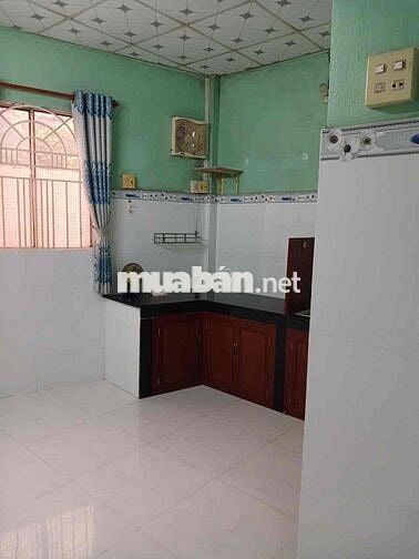 gia đình cho thuê nhà hẻm 2 nguyễn văn cừ gần cầu cồn khương