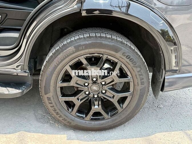 Ford Everest 2023 Sport 2.0L 4x2 AT - 26000 km