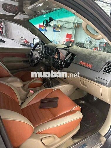 Toyota Fortuner 2009 2.5G - 200000 km
