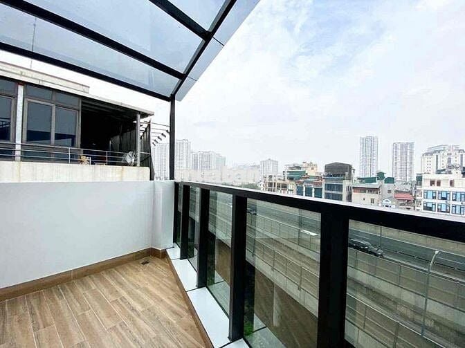 KINH DOANH VĂN PHÒNG SHOWROOM ĐẲNG CẤP - VỈA HÈ THÊNH THANG