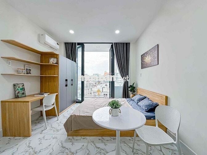 Cho thuê căn 1PN bancon lớn kế bên Lotte Quận 7