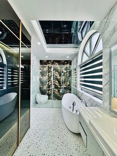 Siêu phẩm Võ Thị Sáu Q3 ngang 7, 63m2, 1T lửng 4L, nhà xd mới, SHR 