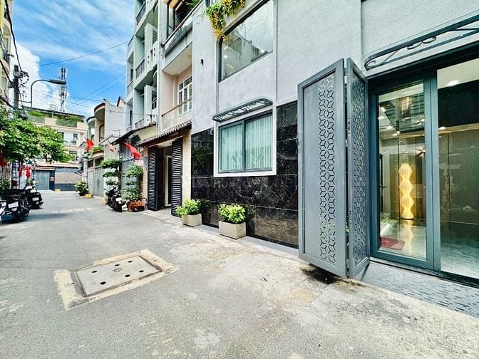 Siêu phẩm Võ Thị Sáu Q3 ngang 7, 63m2, 1T lửng 4L, nhà xd mới, SHR 