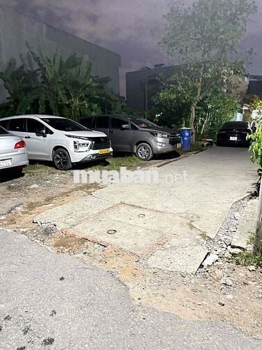 Bán nhà trệt 2 lầu hoàn công Lái Thiêu, giáp ql13, ngay cầu Phú Long