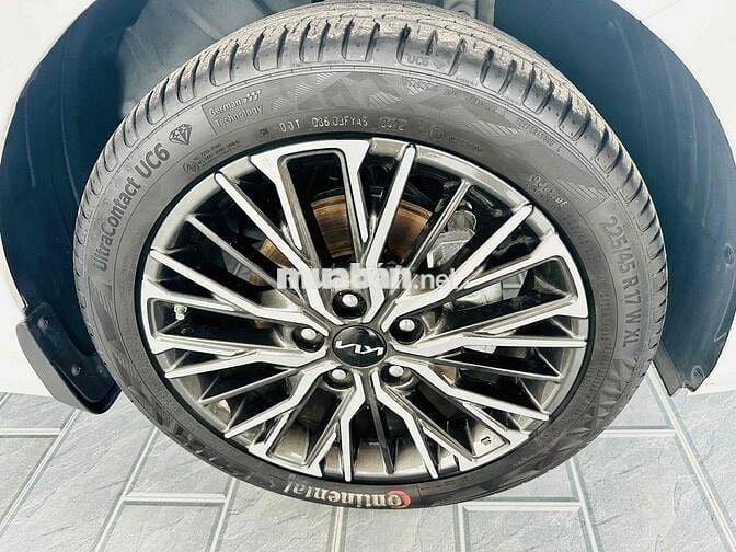 Kia K3 2024 Premium 1.6 AT - 7000 km