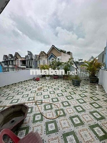 HẺM NHỰA 8M VÕ THỊ HỒI, HÓC MÔN, NHÀ 3 LẦU MỚI CỨNG ĐẸP KENG