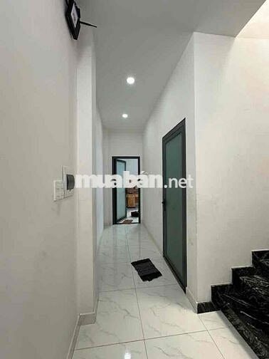 HẺM NHỰA 8M VÕ THỊ HỒI, HÓC MÔN, NHÀ 3 LẦU MỚI CỨNG ĐẸP KENG