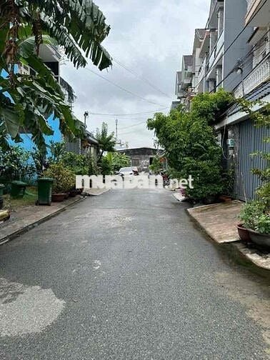 HẺM NHỰA 8M VÕ THỊ HỒI, HÓC MÔN, NHÀ 3 LẦU MỚI CỨNG ĐẸP KENG