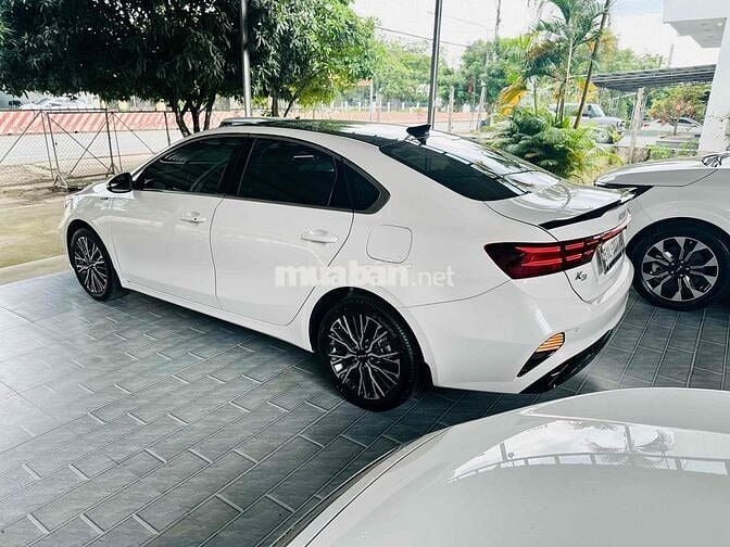 Kia K3 2024 Premium 1.6 AT - 7000 km