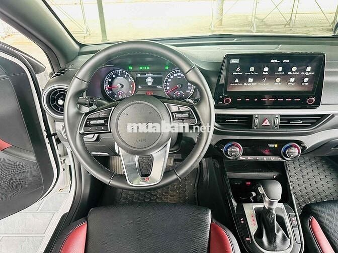 Kia K3 2024 Premium 1.6 AT - 7000 km