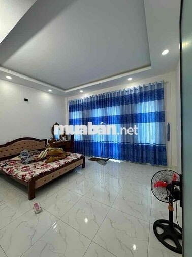 HẺM NHỰA 8M VÕ THỊ HỒI, HÓC MÔN, NHÀ 3 LẦU MỚI CỨNG ĐẸP KENG