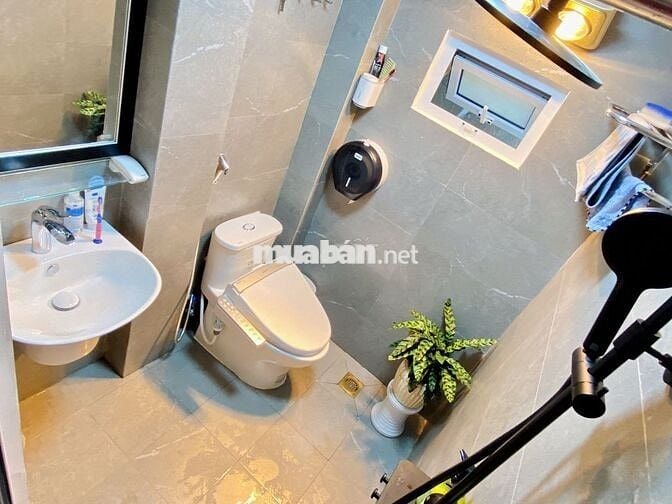 Cơ hội hiếm có Nhà riêng 4 tầng hai mặt ngõ tại trung tâm HBT HN