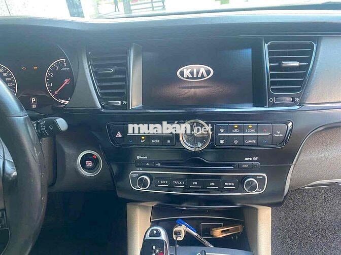 Kia Quoris 2014 - 130000 km