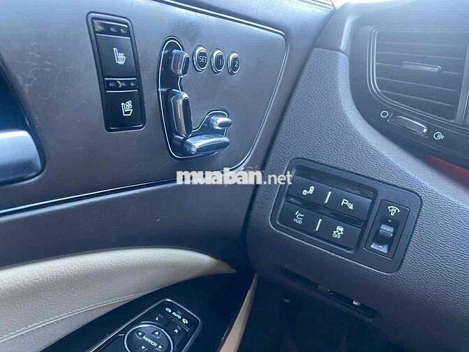 Kia Quoris 2014 - 130000 km